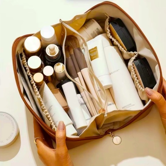 Unbranded Handbags - NEW Make Up Travel Toiletries Carry On Personal Bag 3 Separate Compartments